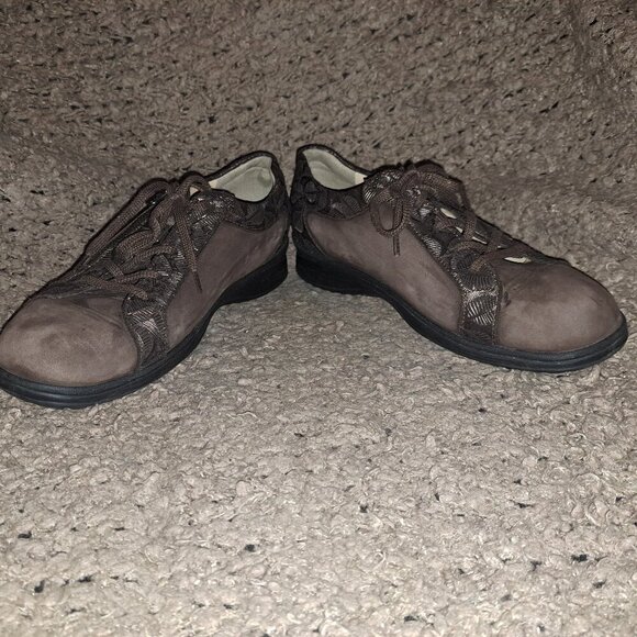 FINN COMFORT-Bexley-Brown Nubuck-Leaf Pattern/Zip Accents-Sz 6.5UK/9US-Excellent - Picture 4 of 8